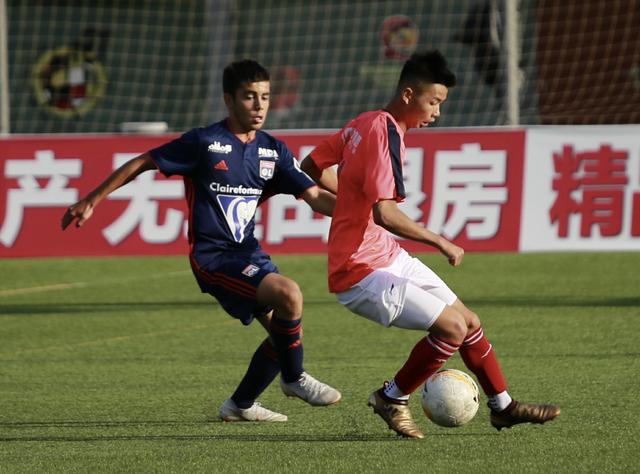  里昂青训小将替补建功终结颓势  